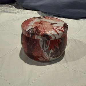 Pink/red floral candle container